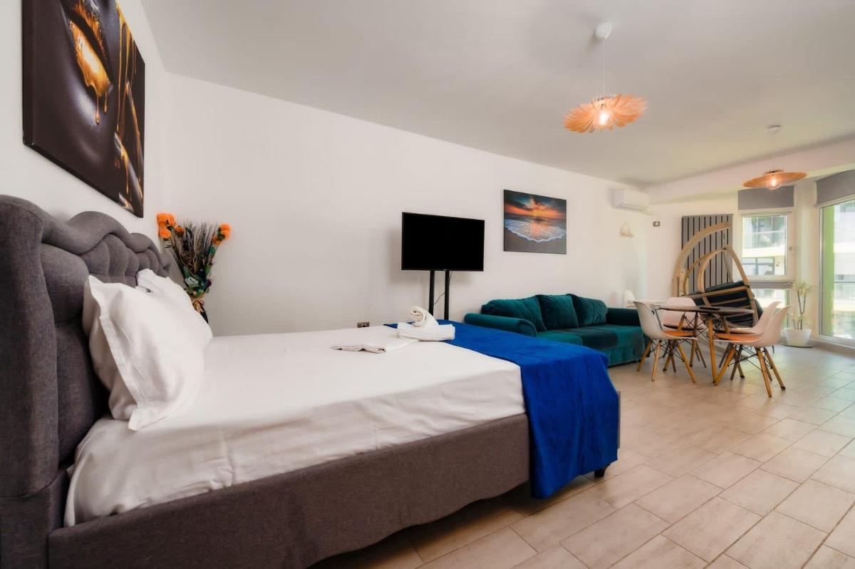 Luxury Suite Alezzi Beach Apartment Piscina Incalzita Sauna Jacuzzi Parking - Housity