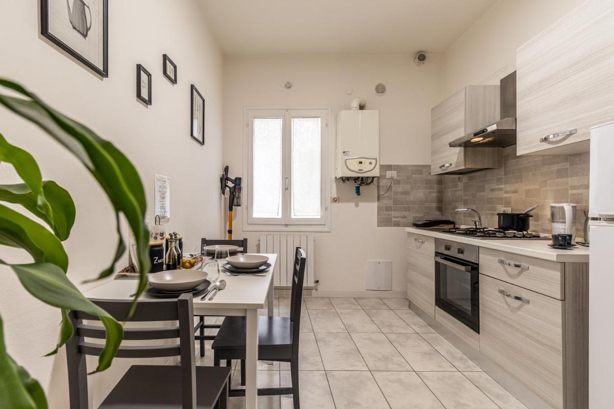 [CA 'PICO WITH WIFI]-few steps from center - Housity