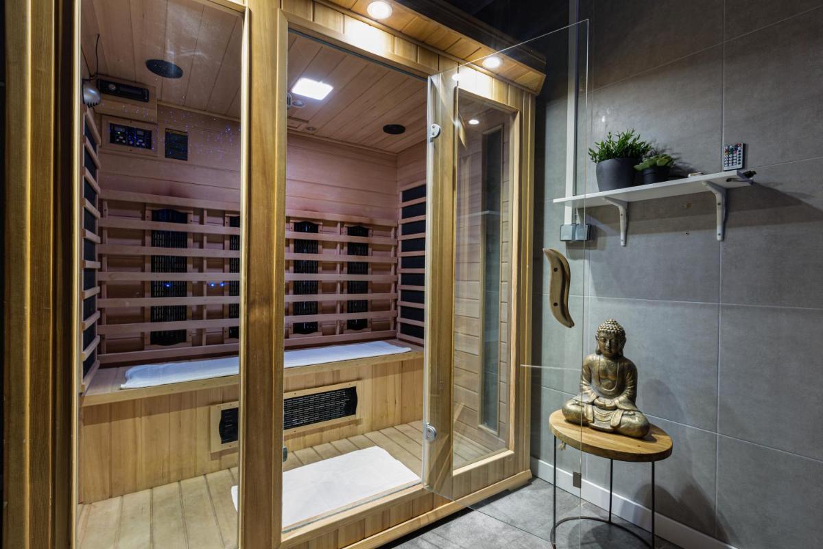 Gites Spa Strasbourg - Villa Ours - SPA Privé, Sauna, Borne d'arcade, Babyfoot - Housity