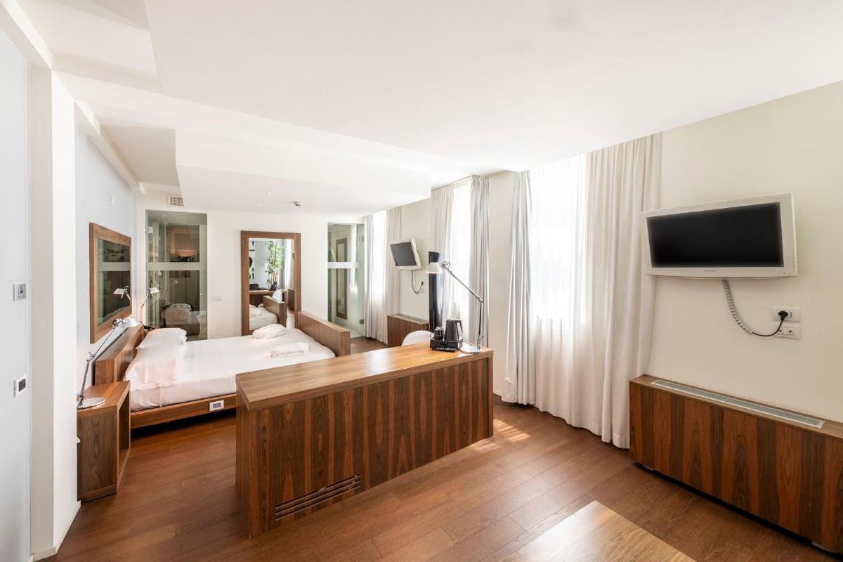 MO.OM Hotel - Housity