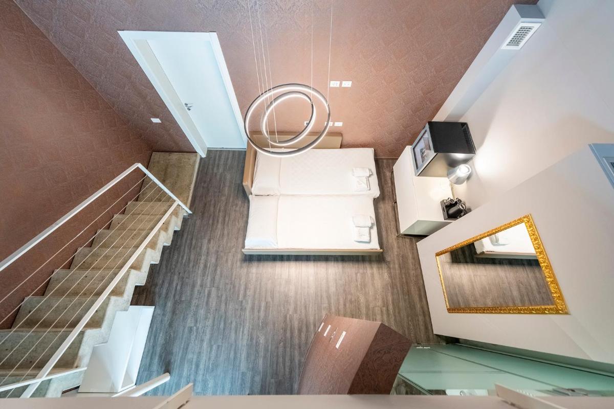 MO.OM Hotel - Housity