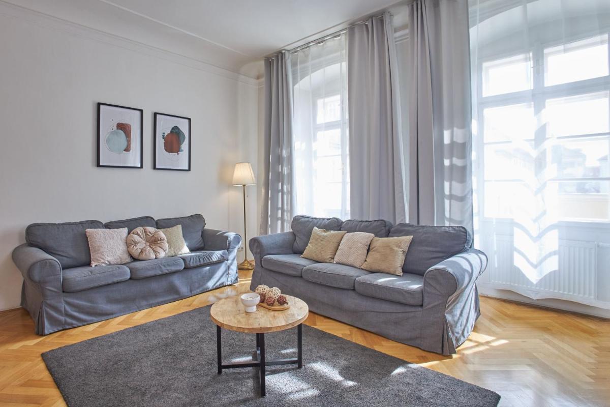 Charles Bridge Suites - Housity