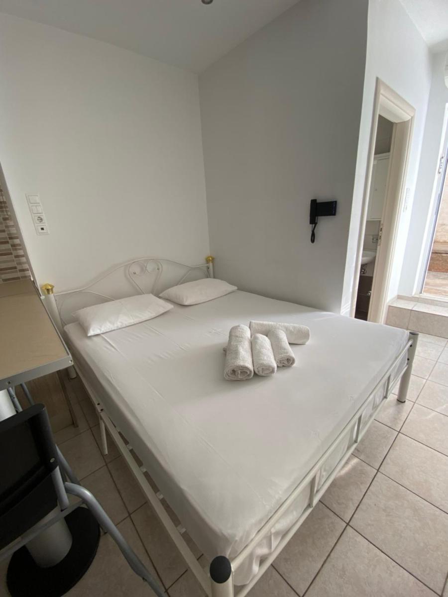 Loutraki Studio - Housity
