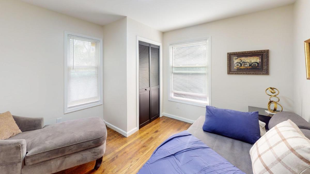 Family Friendly Grosse Pointe Beauty - Housity