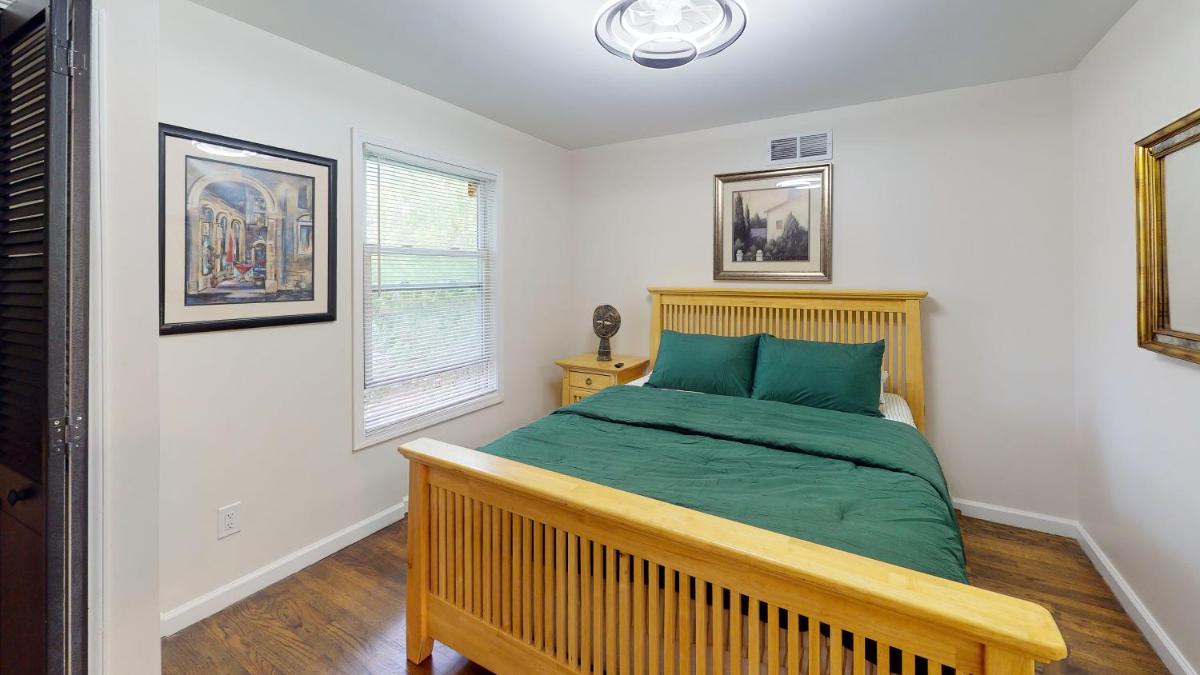 Family Friendly Grosse Pointe Beauty - Housity
