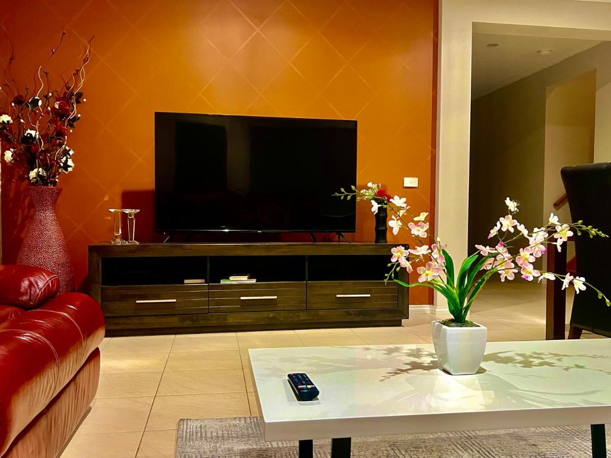 Golf View Charm - Housity