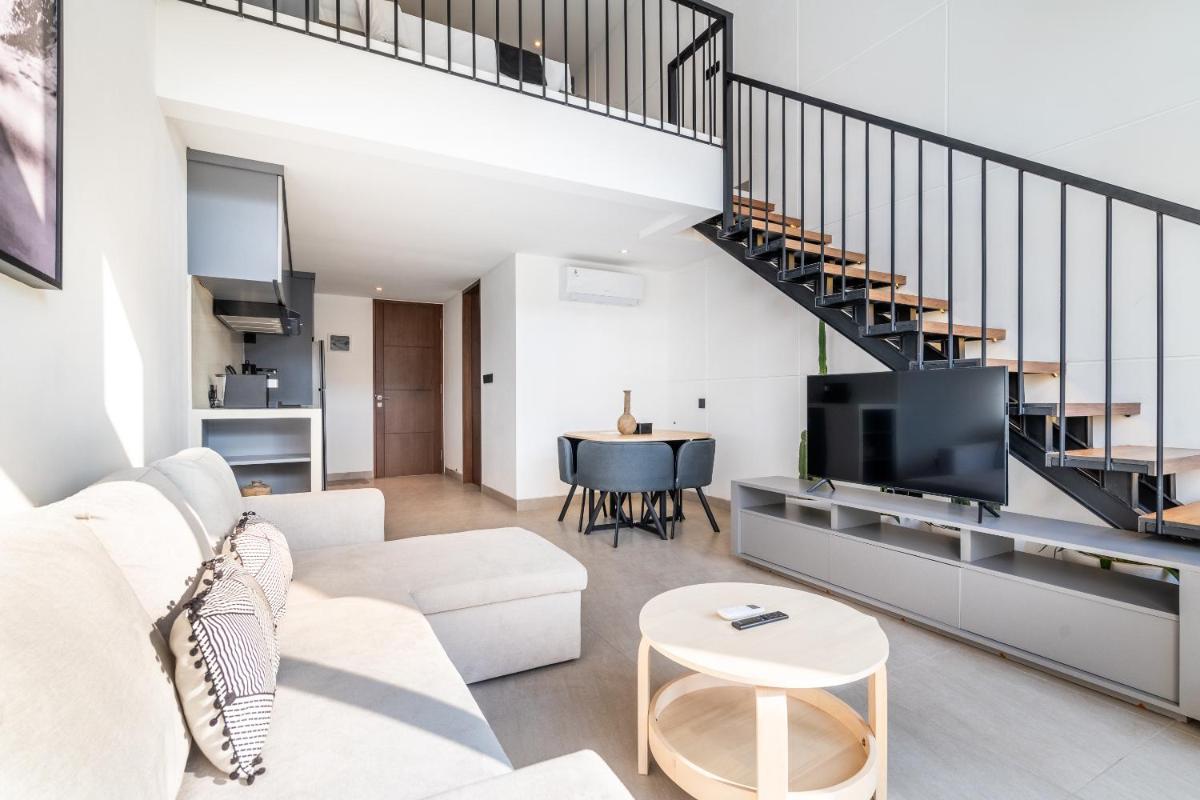 The R Apartment Pererenan - Housity