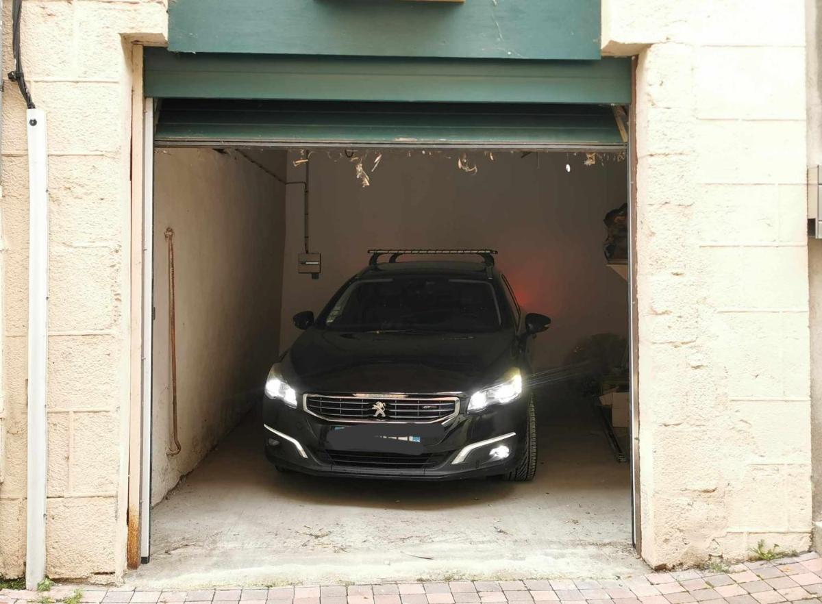 Le Vieux Tacot avec garage - Housity