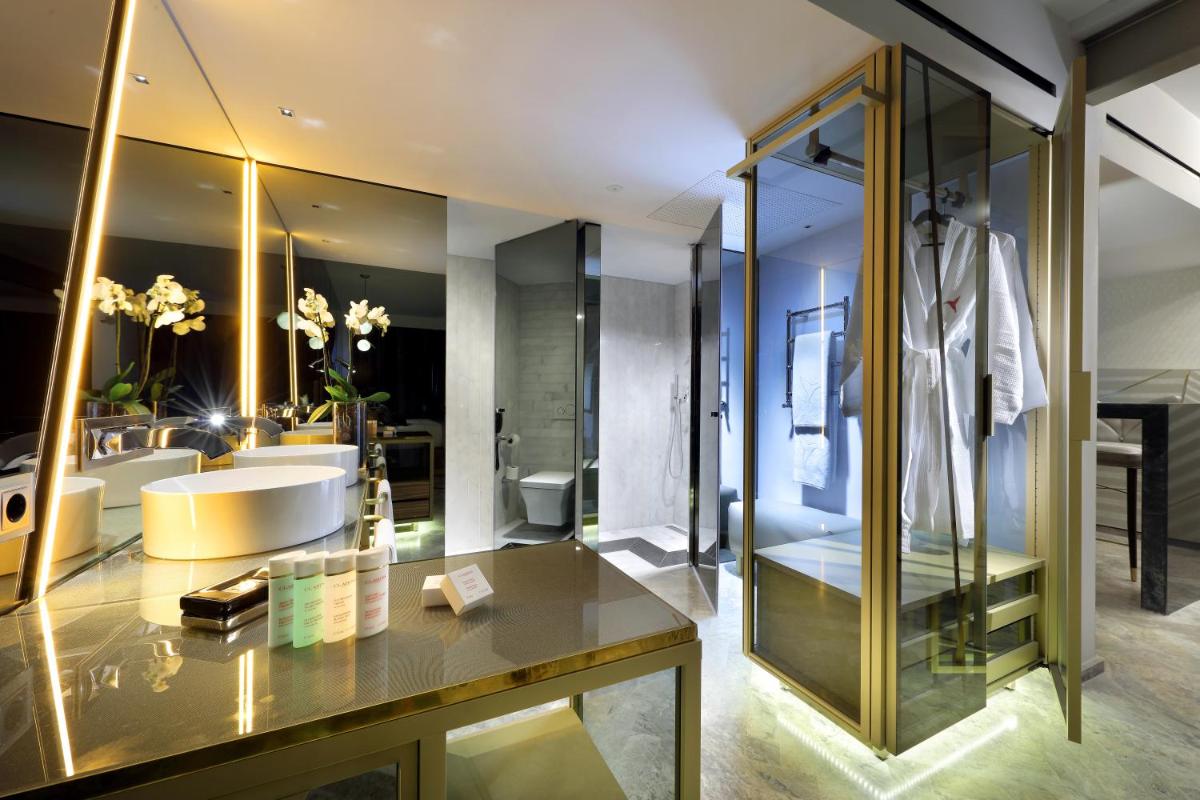 Un baño de Ushuaïa Ibiza Beach Hotel - Adults Only - Club Entrance Included