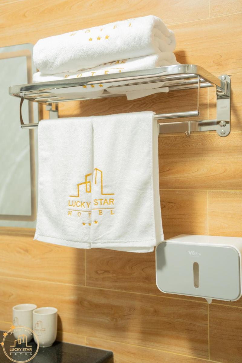 LuckyStar Hotel - Housity