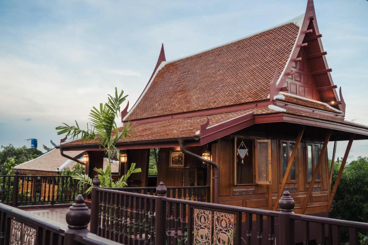 เรือนไทยพราวพิมาน Proudpiman Thai House - Housity