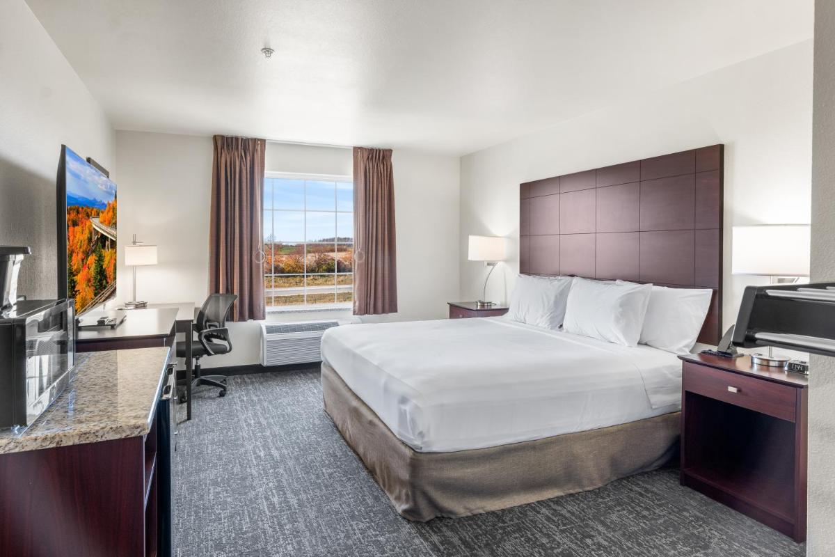 Cobblestone Hotel & Suites Denmark - Green Bay - Hizvo