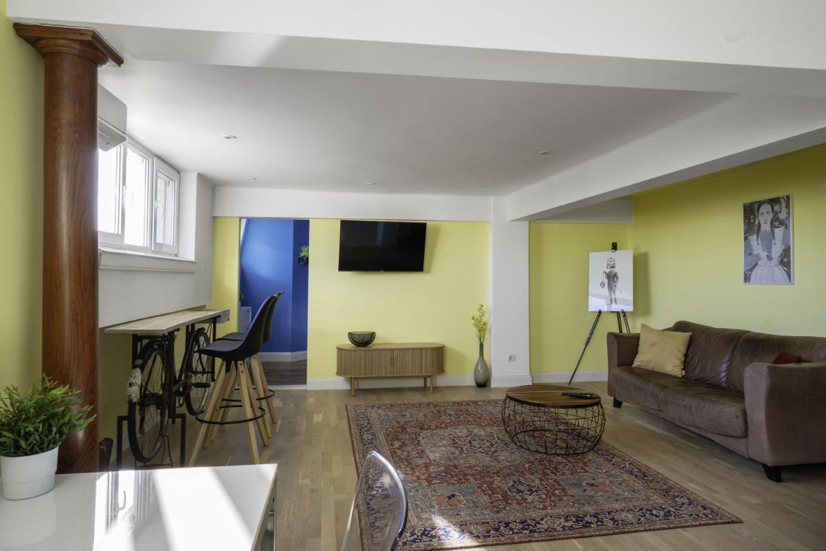 Best Views from Top Central Cozy 1-Bedroom Flat by Flat Mаnager - Hizvo