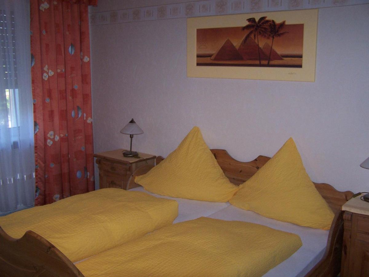 Zur Rotenfelsstube - Housity