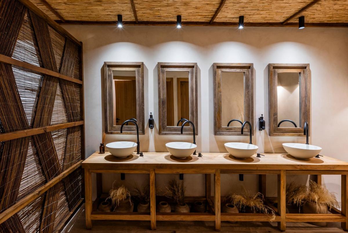 Un baño de Albades Hotel & Spa - Adults Only - 4 Star Superior