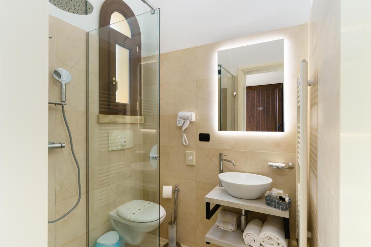 Delle Rose, Hotel & Horse Riding - Housity