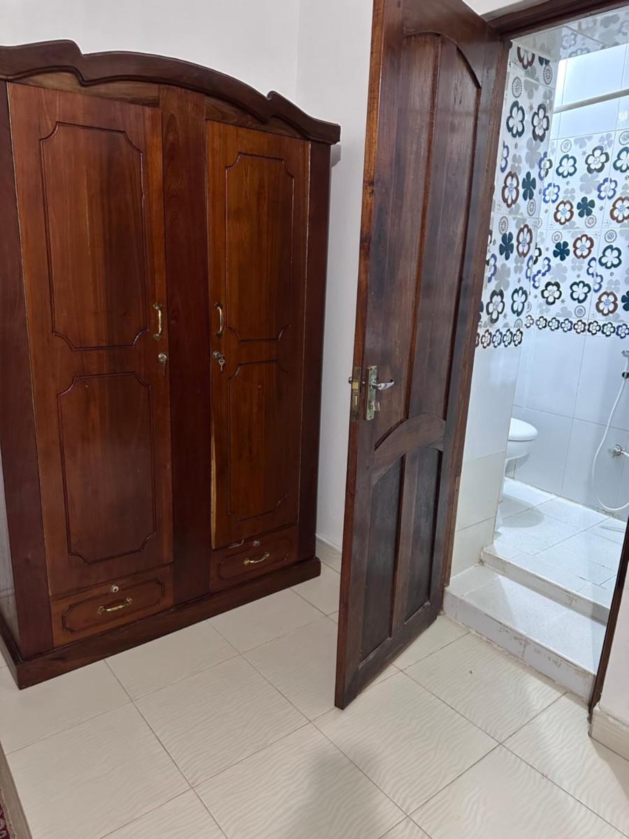 Michenzani Flat - Housity