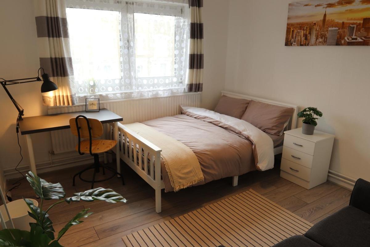 Bow House - SleepyLodge - Housity