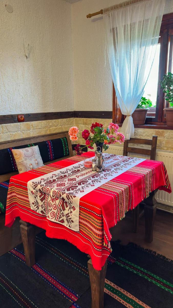 Родопска къща за гости с.ЧАЛА - Housity