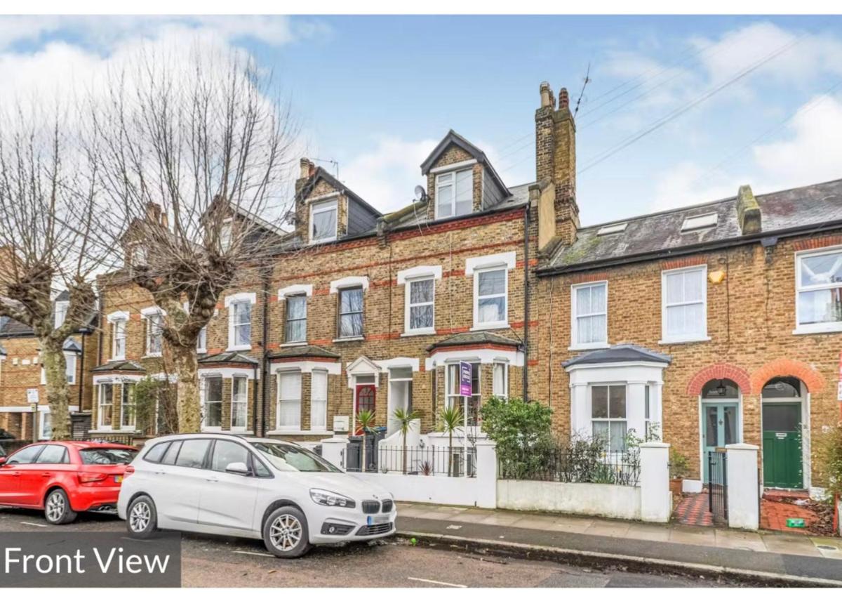 Stunning, stylish garden flat in the heart of Wimbledon - Housity