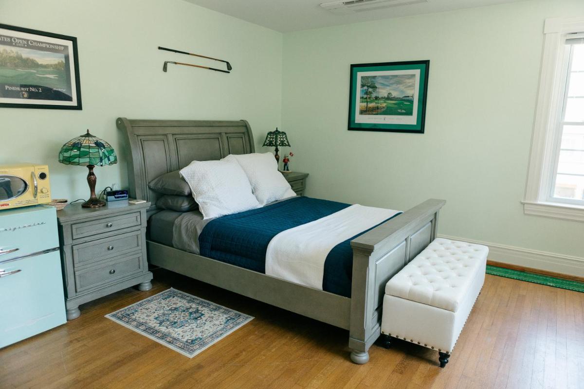 The Carriage House Inn Bed and Breakfast - Housity