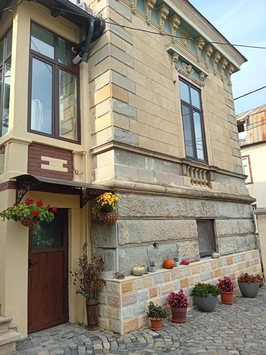 Casa Continentelor - Housity