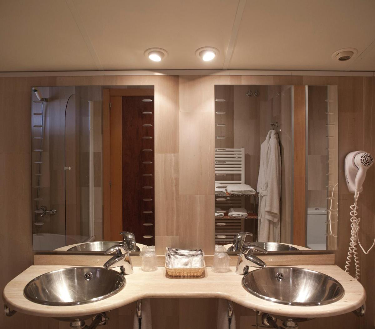Hotel & Spa Can Josep Winery - Housity