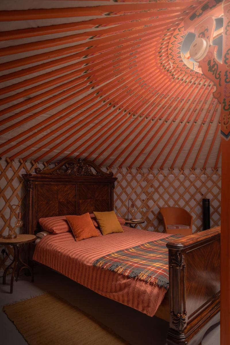 Gilfach Gower Farm Luxury Yurt with Hot Tub - Housity