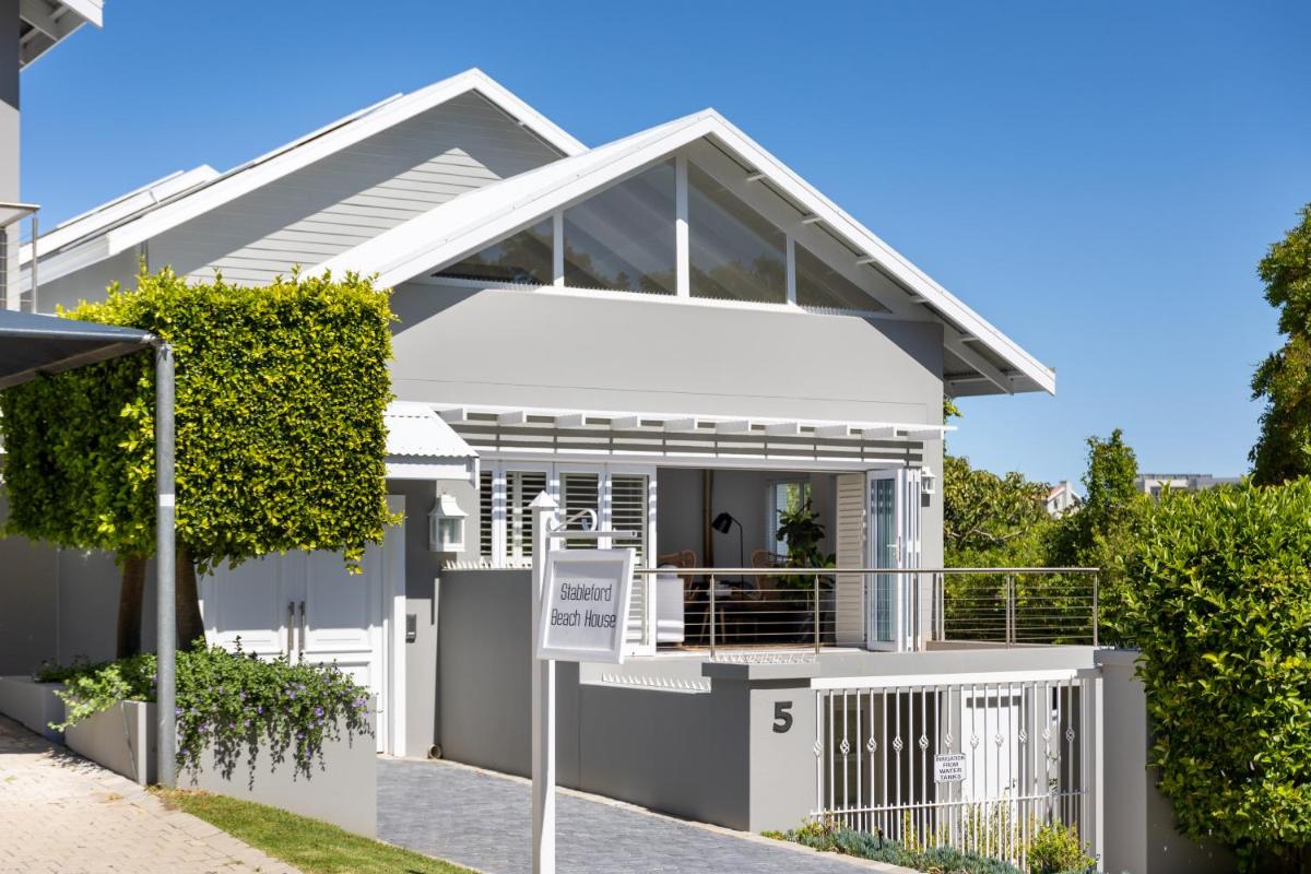Stableford Beach House Plett - Housity