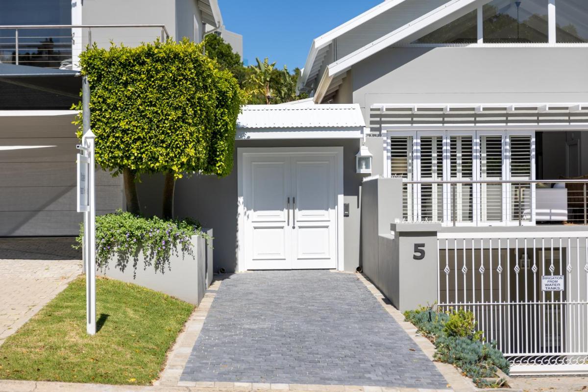 Stableford Beach House Plett - Housity