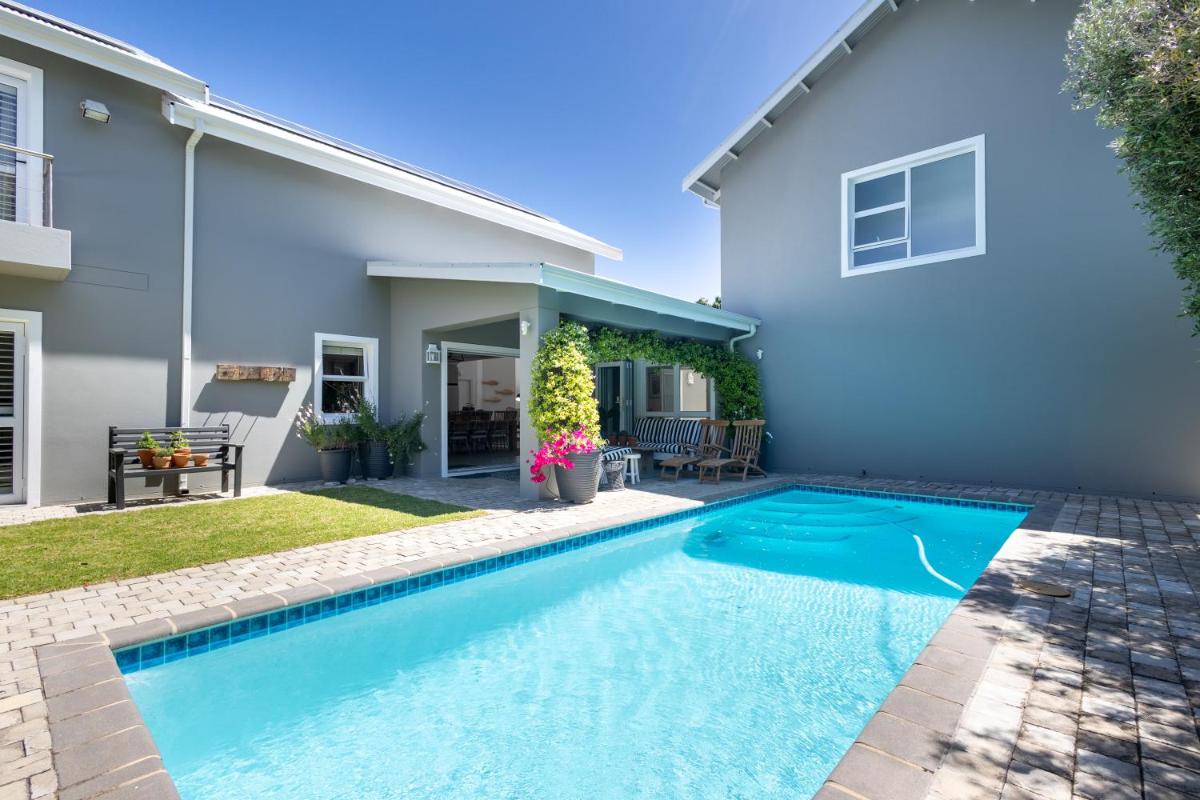 Stableford Beach House Plett - Housity