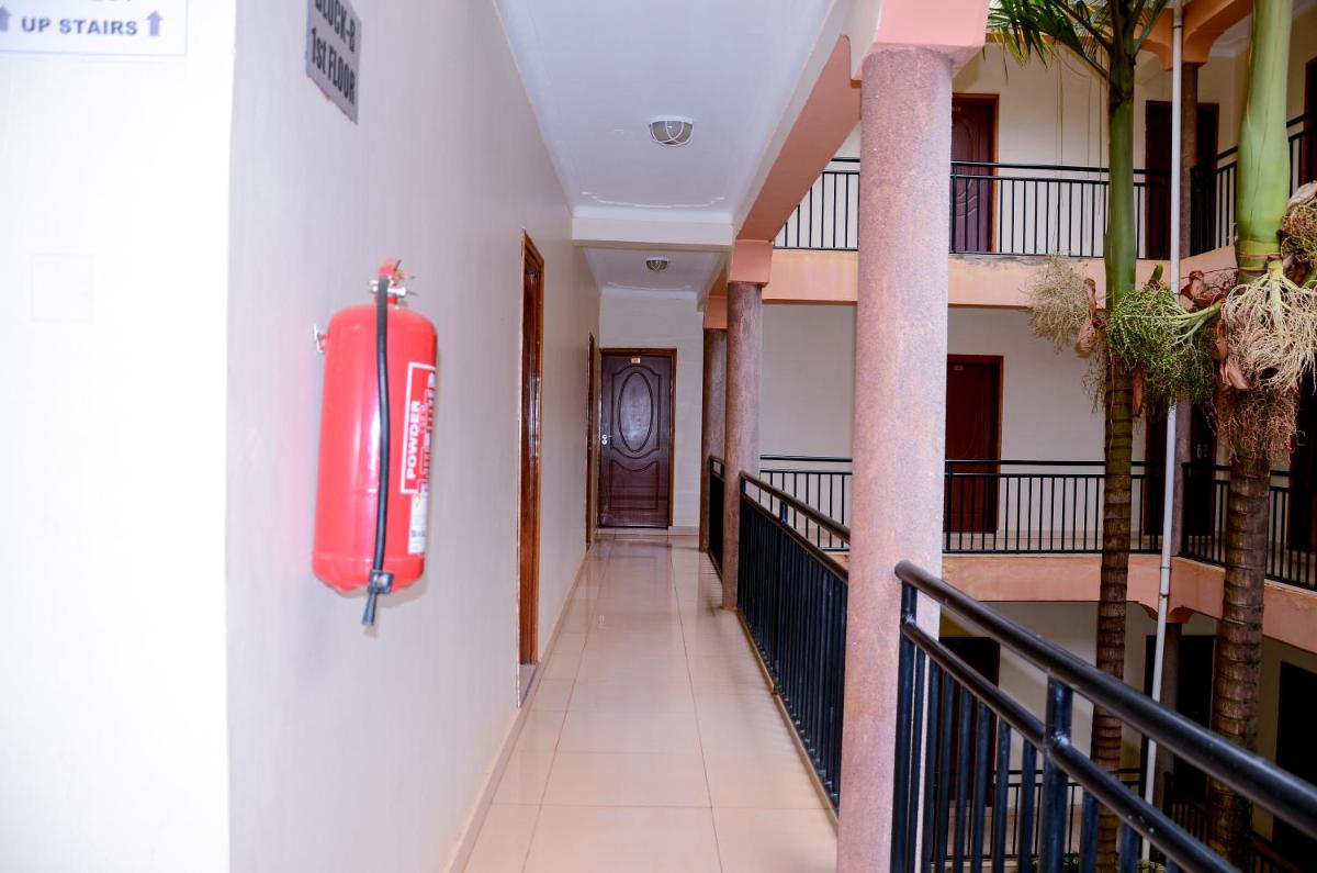 AKELLO HOTEL - Housity