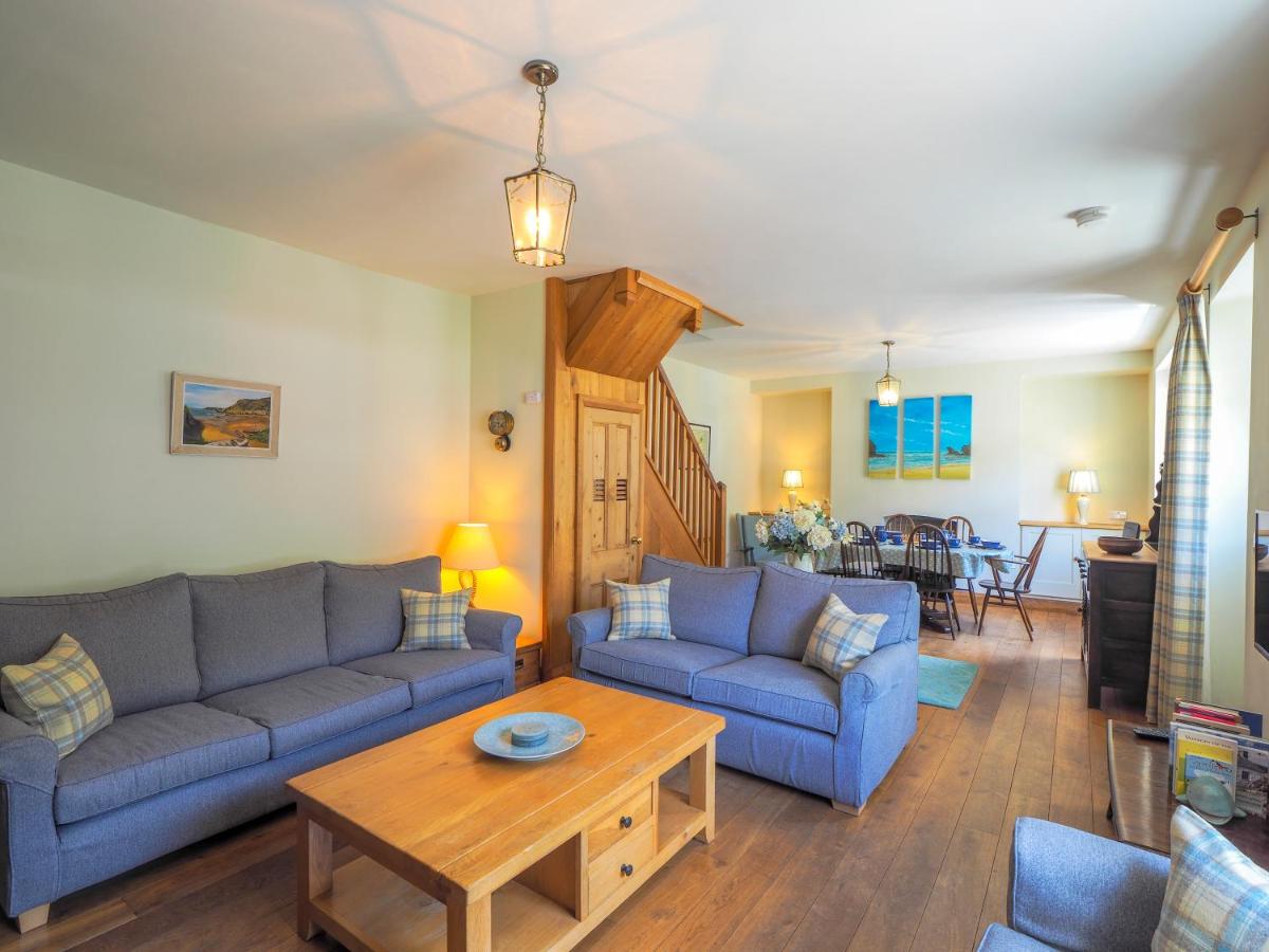 Bywell Llangrannog - Housity