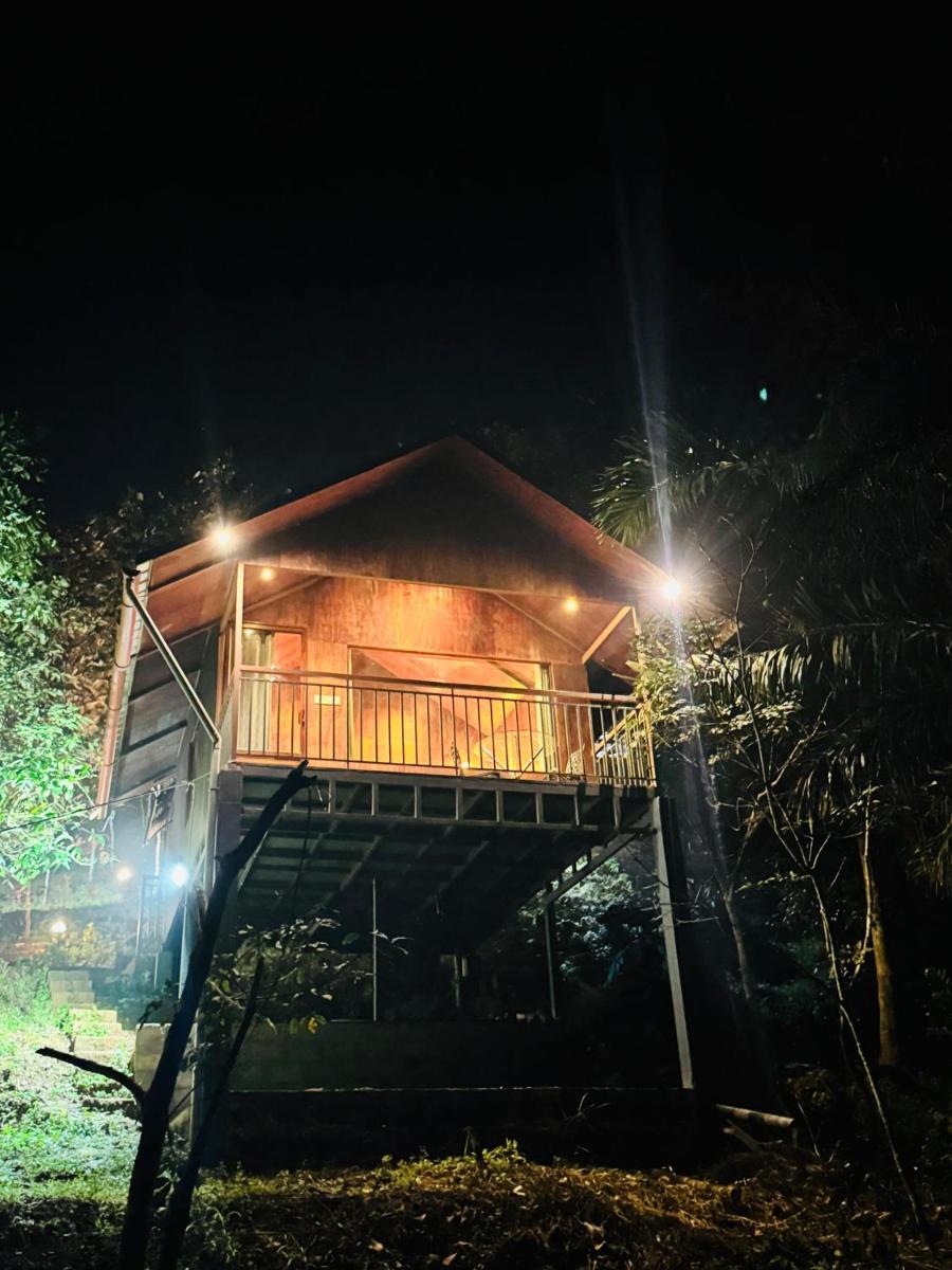Woodshade Resort - Housity