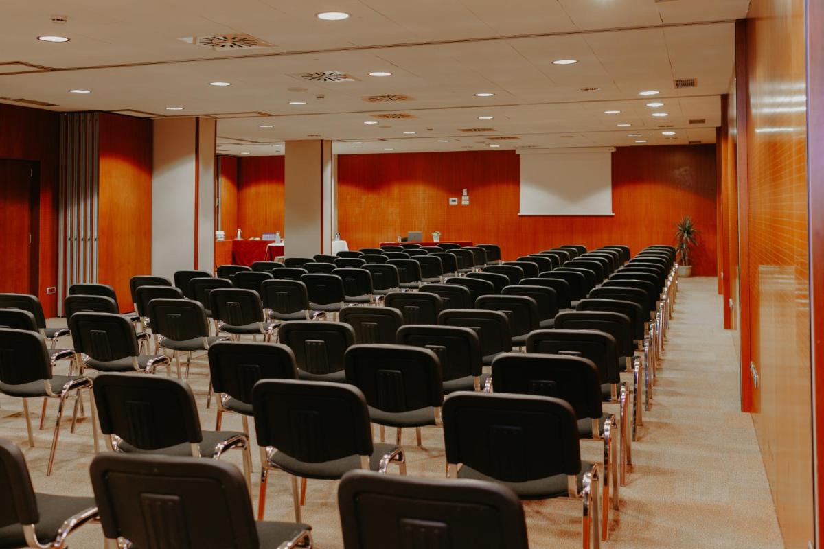 Zona business o sala de conferencias en Acevi Villarroel
