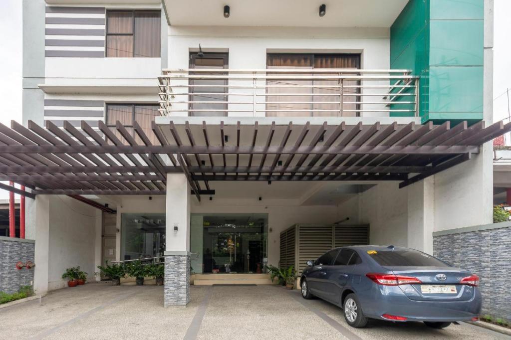 Yellowbell Hotel - Housity
