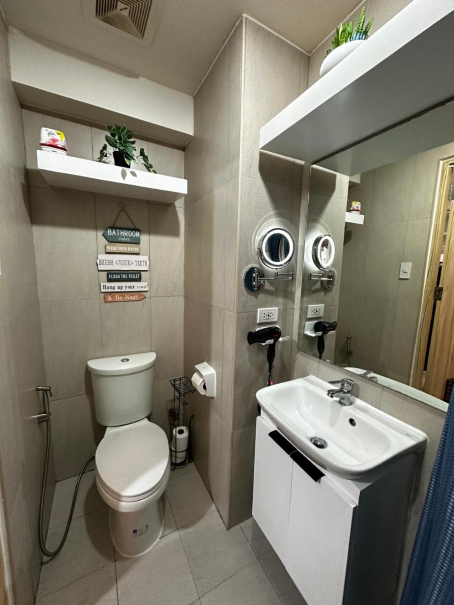 Tinch@Inspiria Cozy Centrally Located Studio Unit with Balcony in the heart of Davao City. Beside Abreeza Mall - Hizvo