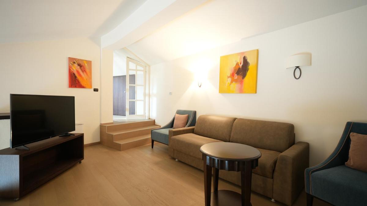 Hotel Europa - Housity