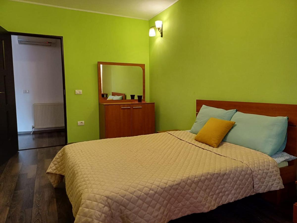 Honey House - Housity