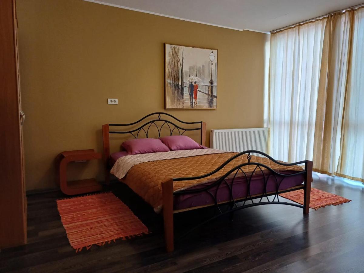 Honey House - Housity