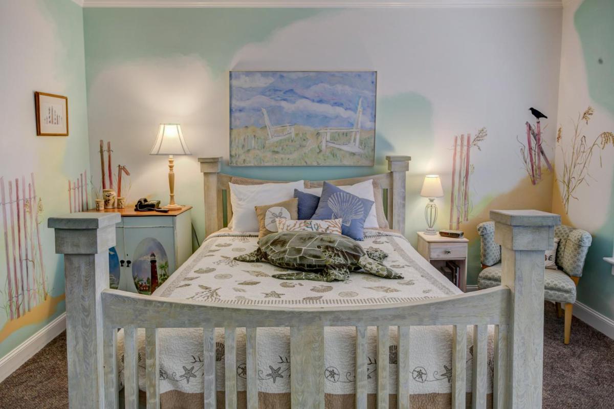 Anchor Inn NSB Bed and Breakfast - Housity