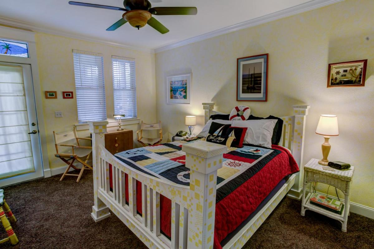 Anchor Inn NSB Bed and Breakfast - Housity