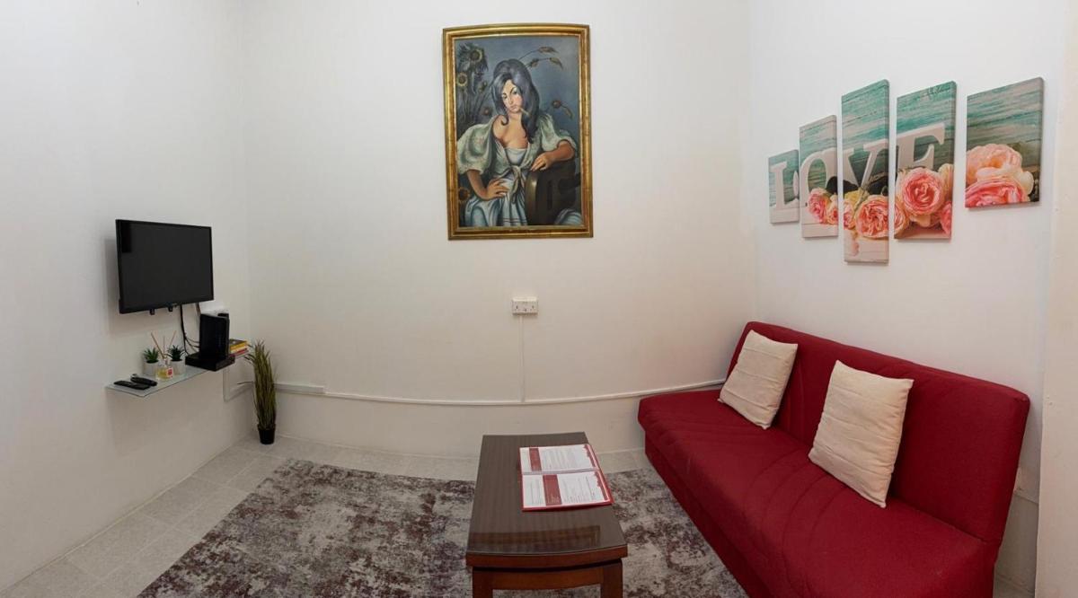 FAC- Falcon's Nest - Housity