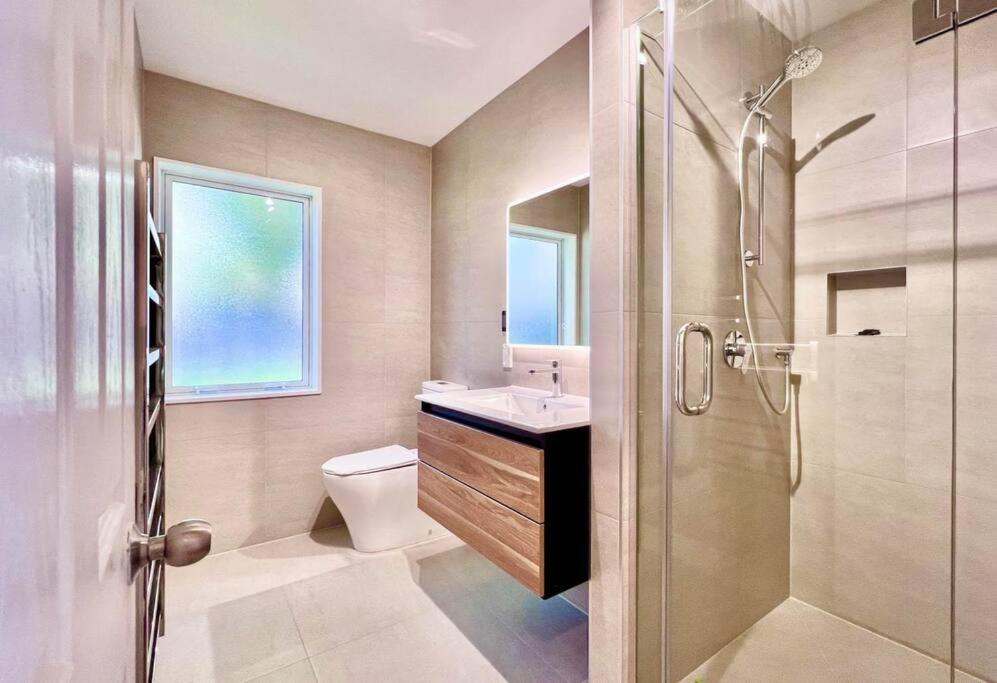 Two bedroom homestay with private entrance in convenient location - Housity