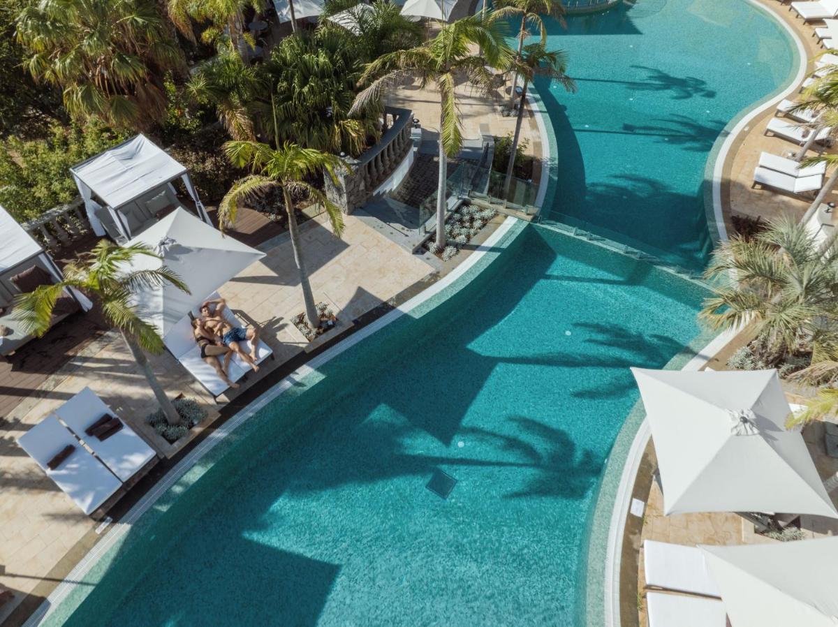 A piscina em ou perto de Dreams Madeira Resort Spa & Marina