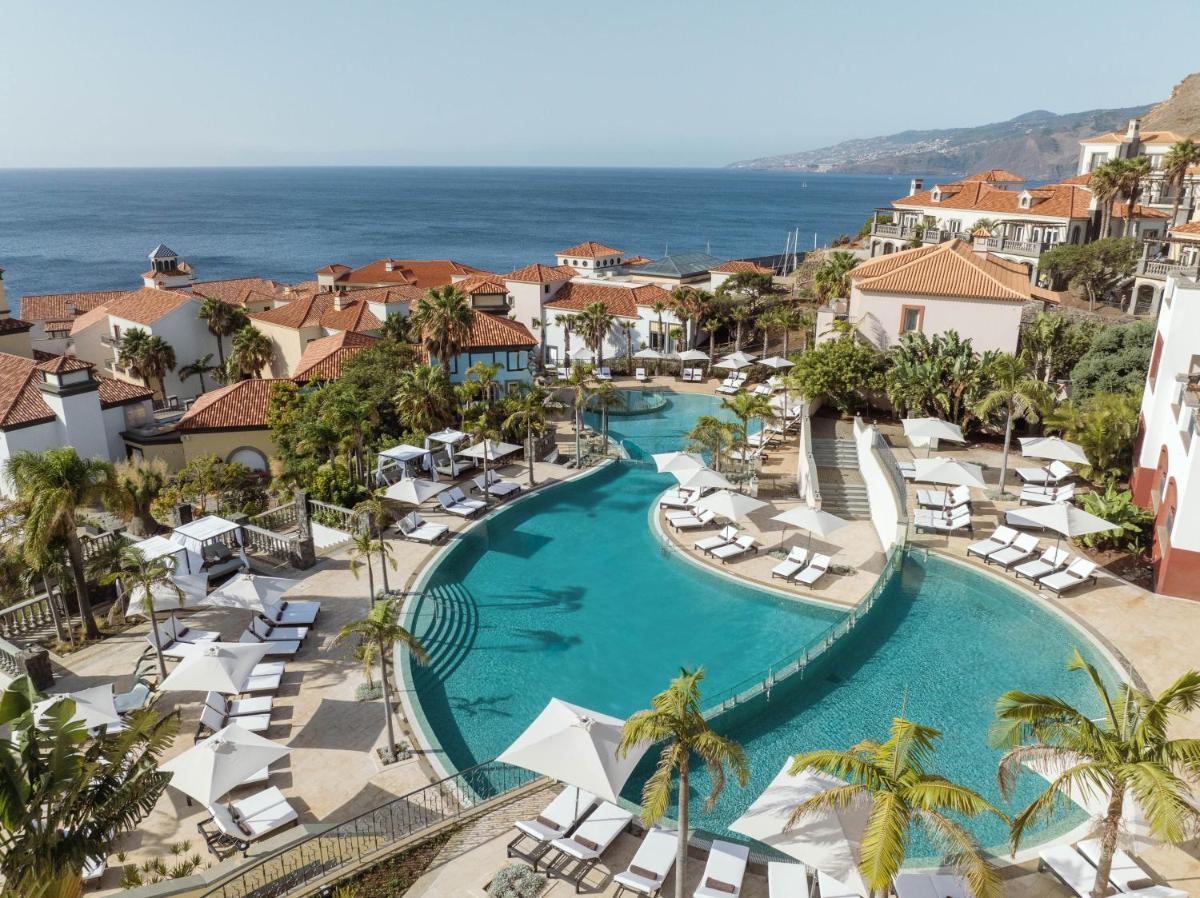 A piscina em ou perto de Dreams Madeira Resort Spa & Marina