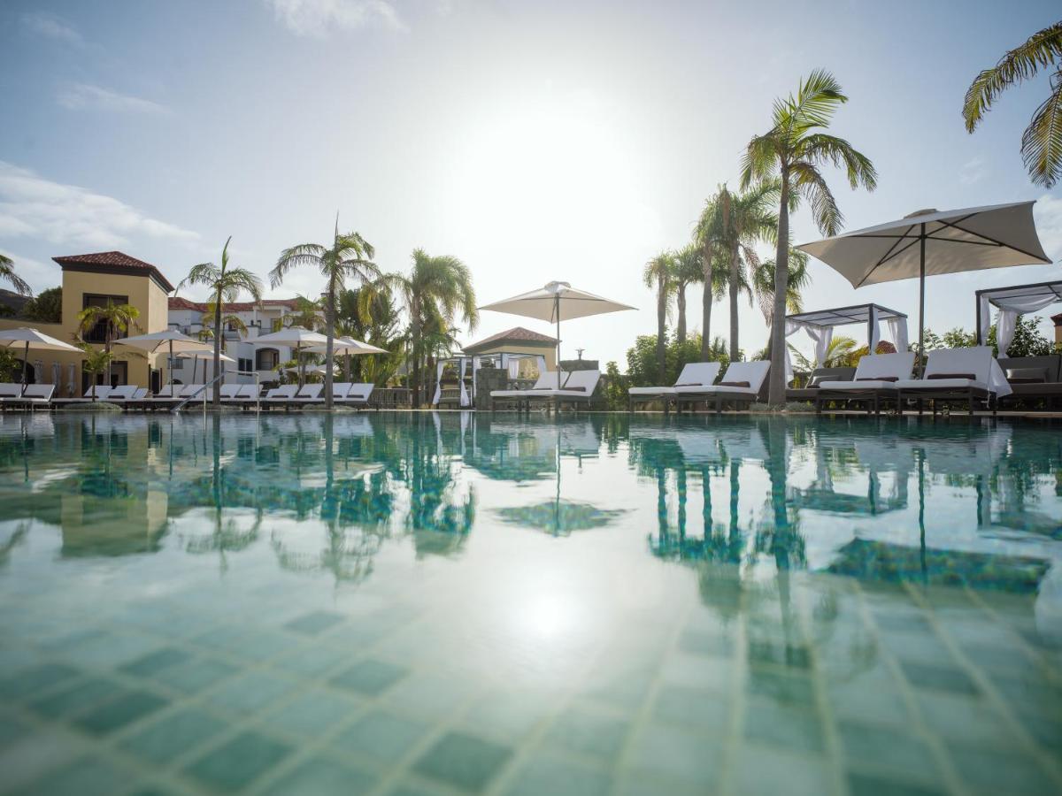 A piscina em ou perto de Dreams Madeira Resort Spa & Marina