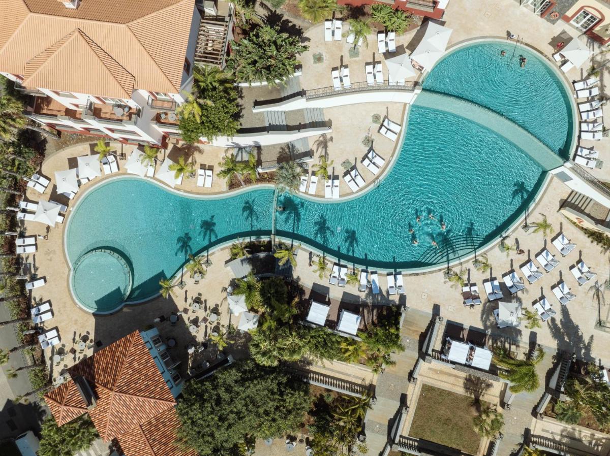 A piscina em ou perto de Dreams Madeira Resort Spa & Marina