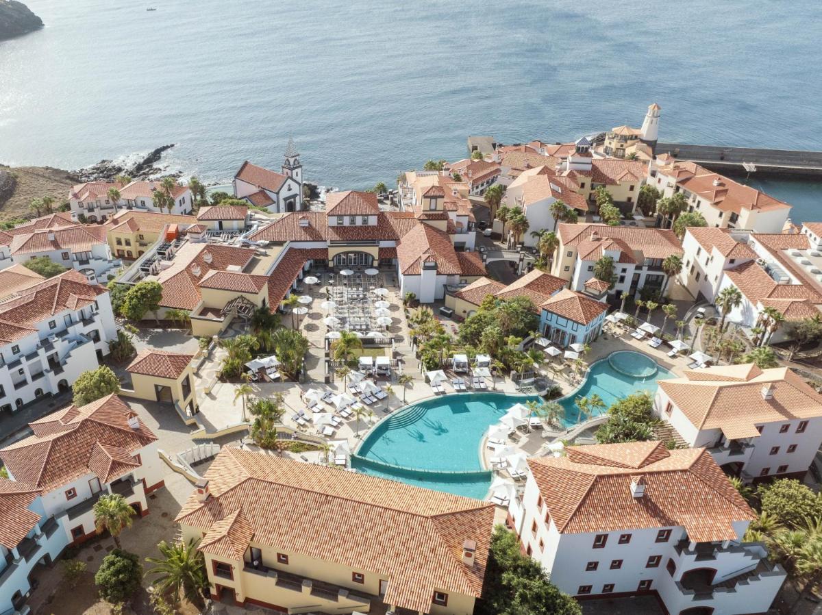 A piscina em ou perto de Dreams Madeira Resort Spa & Marina