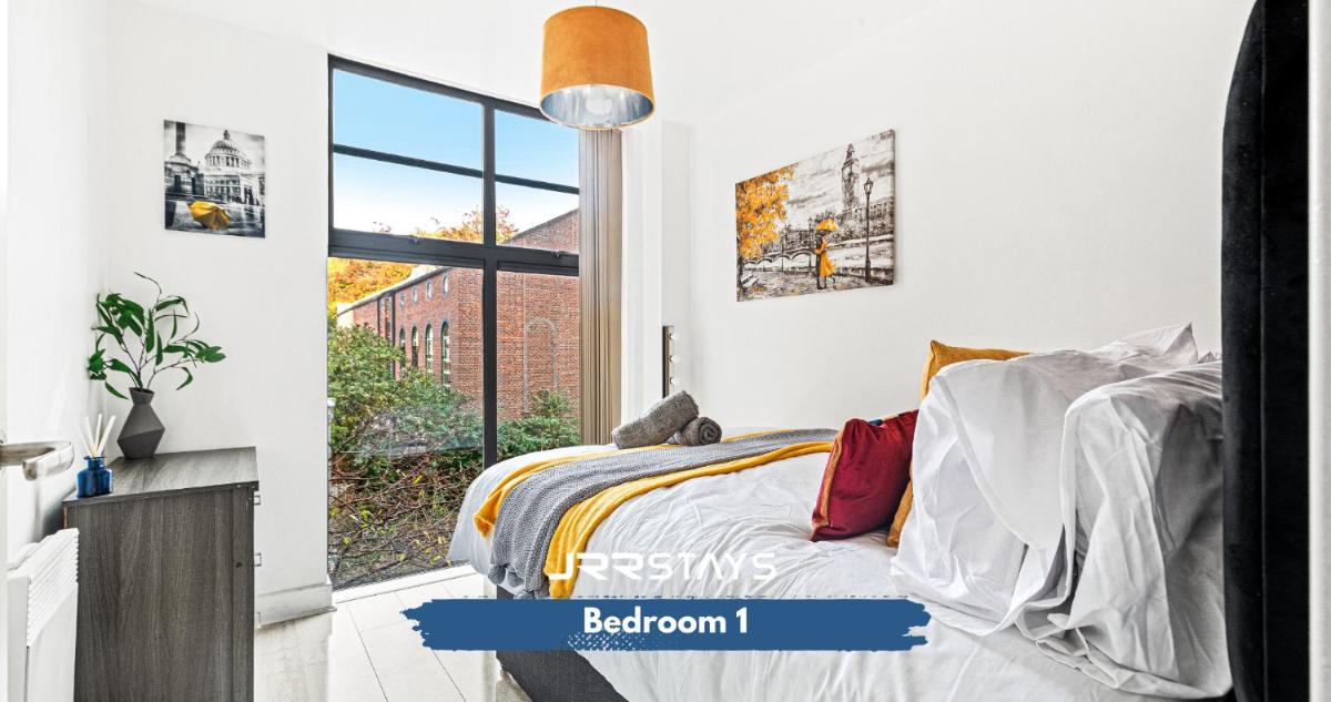 JQ 2 Bed Sleeps 6 - JRR STAYS B3 Birmingham - Housity
